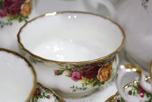 Royal Albert - Old Country Roses - Tea Set