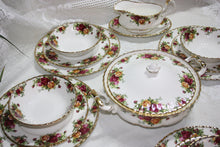 Royal Albert - Old Country Roses - Dinner Set